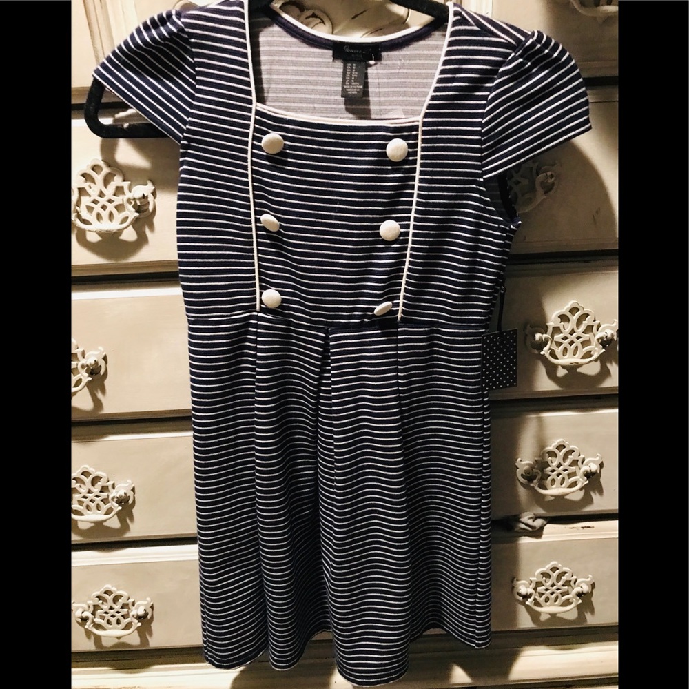 Brand New with tags Forever 21 dress